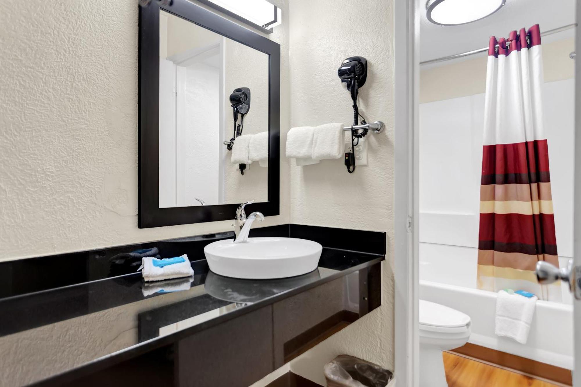 Qubed San Antonio Hotel ภายนอก รูปภาพ